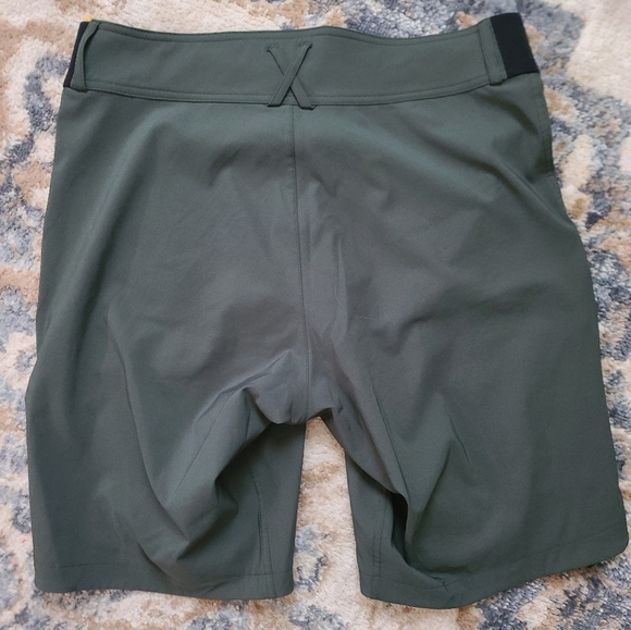 Krimson Klover shorts - Picture 2 of 2